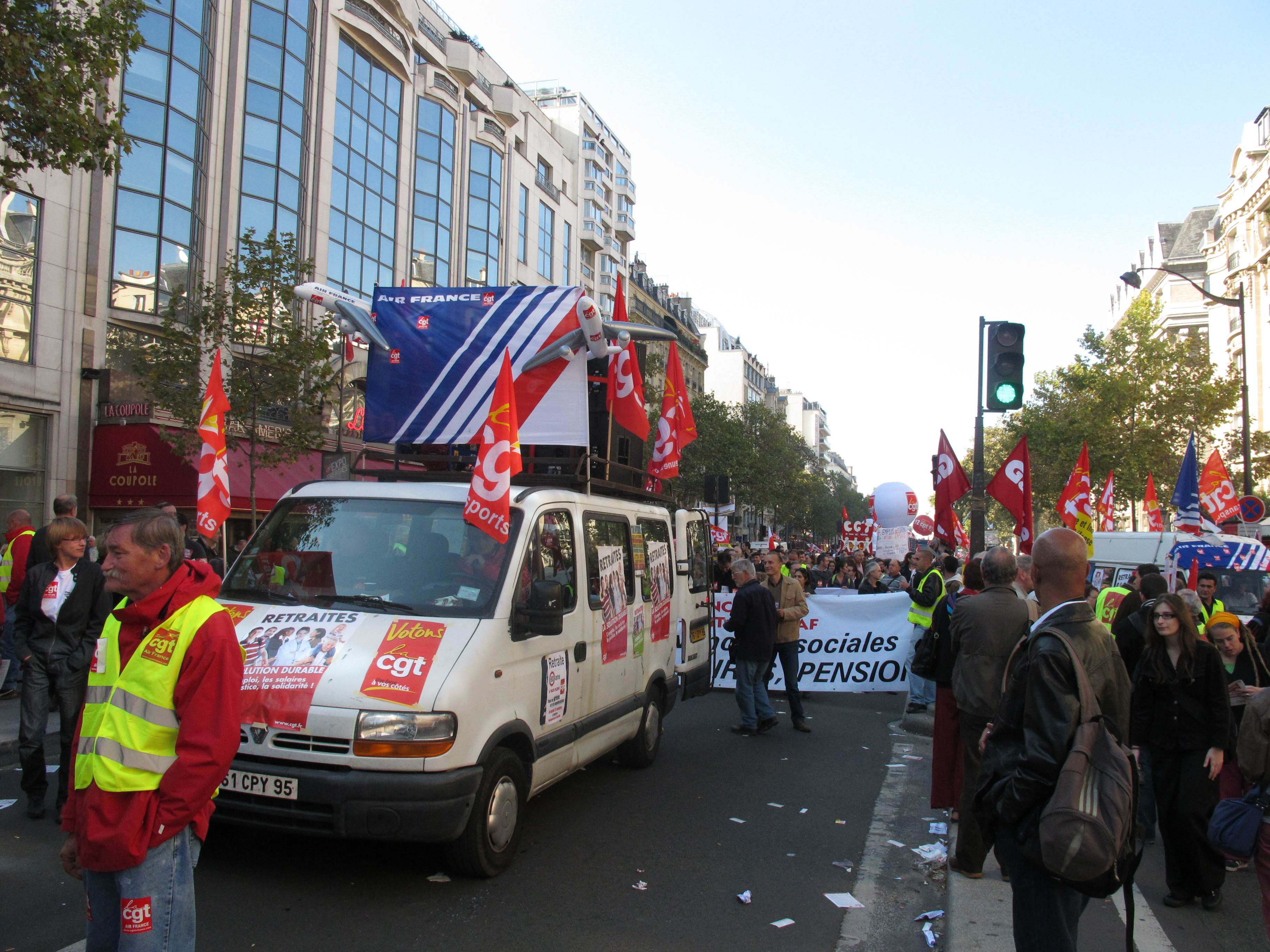 Mardi 12 octobre 2010, les syndicats du transport aérien dans la manifestation.